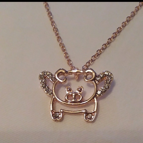 Flying pig rose gold necklace - Picture 3 of 5